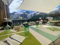 Terrasse du restaurant la Reine Meije - © F.Jongen