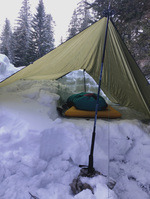 Construction d'abris variés - © TheoTour