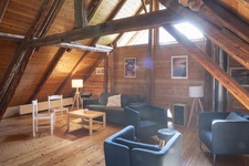 SALLE SOUS TOITURE - © CURTIS TRUCHON