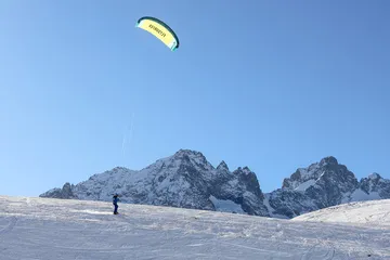 Snowkite au col du Lautaret - École Wayra_Villar-d'Arêne - © L.Chamerlat