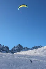 Snowkite au col du Lautaret - École Wayra_Villar-d'Arêne - © L.Chamerlat