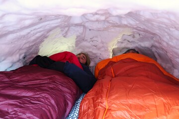 Nuit dans un igloo avec Théotour - © L.Chamerlat