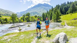 Trail à proximité de Villar d'Arène et au bord de la Romanche - © T.Blais