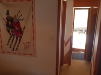 Accès à l' étage par l'extérieur, location Edelweiss 3 Névache Ville Haute - © ©S.Liot