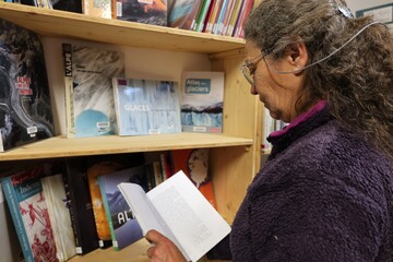 La bibliothèque de la Grave détient un rayon spécial pour les auteurs locaux et livres sur notre territoire - © L.Chamerlat