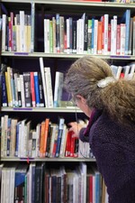 De nombreux ouvrages à la bibliothèque de Villar d'Arène - © L.Chamerlat