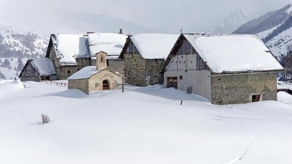 Le Fonts di Cervières con le racchette da neve