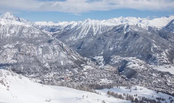 The Notre Dame des Neiges snowshoe loop