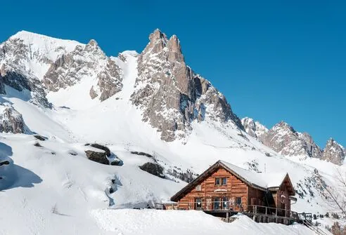 Montée au refuge de Laval en raquettes