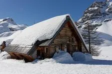 Refuge du Chardonnet en hiver - © ©MDucroux