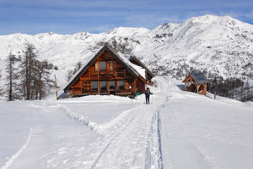Salita con le racchette da neve al rifugio Chardonnet