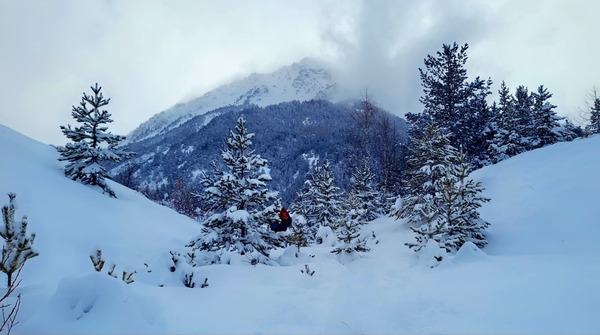 Arras con le racchette da neve