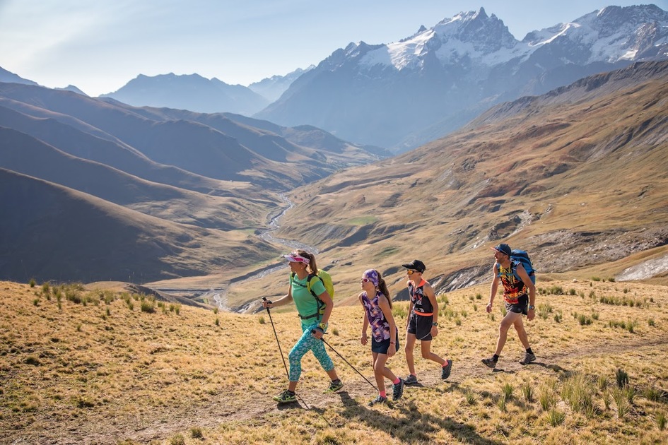 Ascent to the Pic du mas refuge - © T.Blais