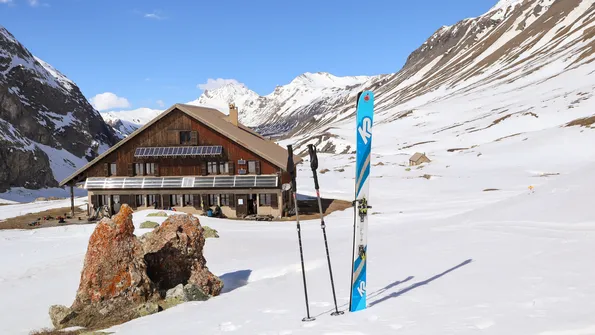 Les refuges de Chamoissière et de l'Alpe de Villar d'Arène en ski de randonnée