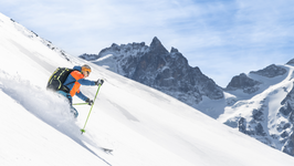 Ski touring down Signal de la Grave - © T.Blais