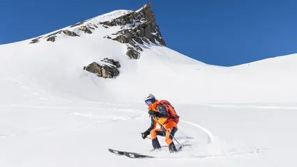 Skiing down from the Goléon refuge - © T.BLAIS
