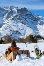 Wooden deckchairs with view of the Meije - © G.Charlier - OTHV