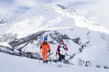 Snowshoeing up hamlets - © Thibaut Blais