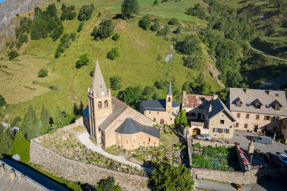 La chapelle des Pénitents blancs et l'église Notre-Dame de l'Assomption - © Thibault Poinas