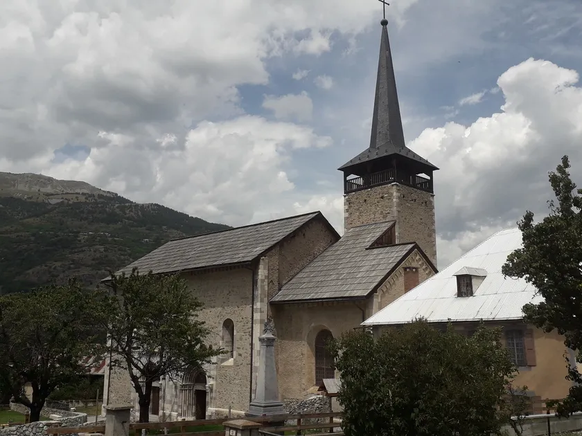 Vue de l'extérieur de l'église et de son clocher en bois ajouré - Villard-Saint-Pancrace - Izoard - © C.LECORRE/OTHV