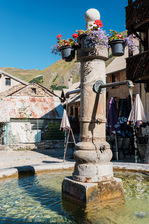 La fontaine de la place de Villar d'Arêne - © Thibault Poinas