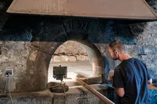 Cuocere il pane nel forno Chazelet - © T.Poinas