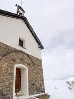 Façade de Notre Dame des neiges en hiver - © L.Chamerlat