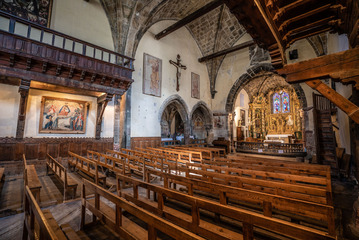 L'intérieur de l'église Saint Marcellin de Névache - © Alpes photographies