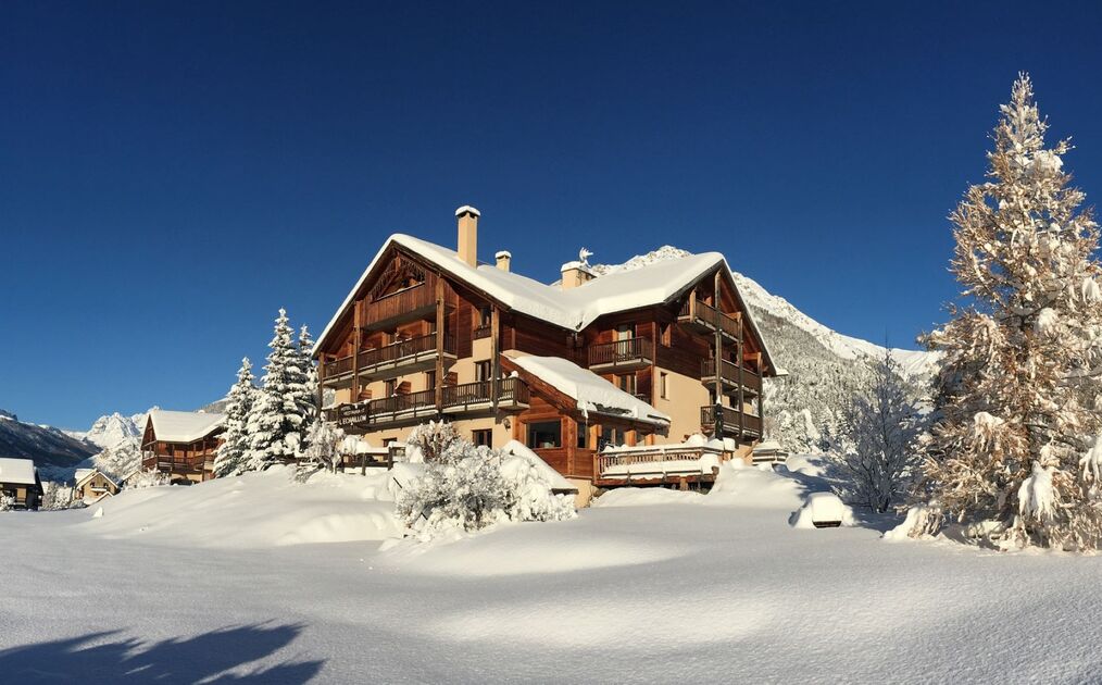Winter Echaillon hotel Névache - © Allier Antoine Échaillon