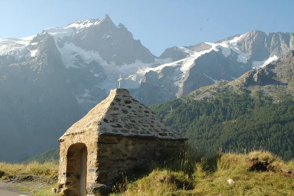 Point de vue sur l'oratoire Saint-Anne du Chazelet - La Grave - © OTHV / J. Selberg