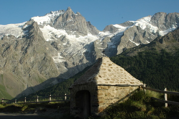 L'oratoire Saint-Anne du Chazelet et la Meije - La Grave - © OTHV / J. Selberg