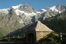 L'oratoire Saint-Anne du Chazelet et la Meije - La Grave - © OTHV / J. Selberg