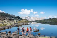 Lac long et rond des Muandes - © Alpes photographies