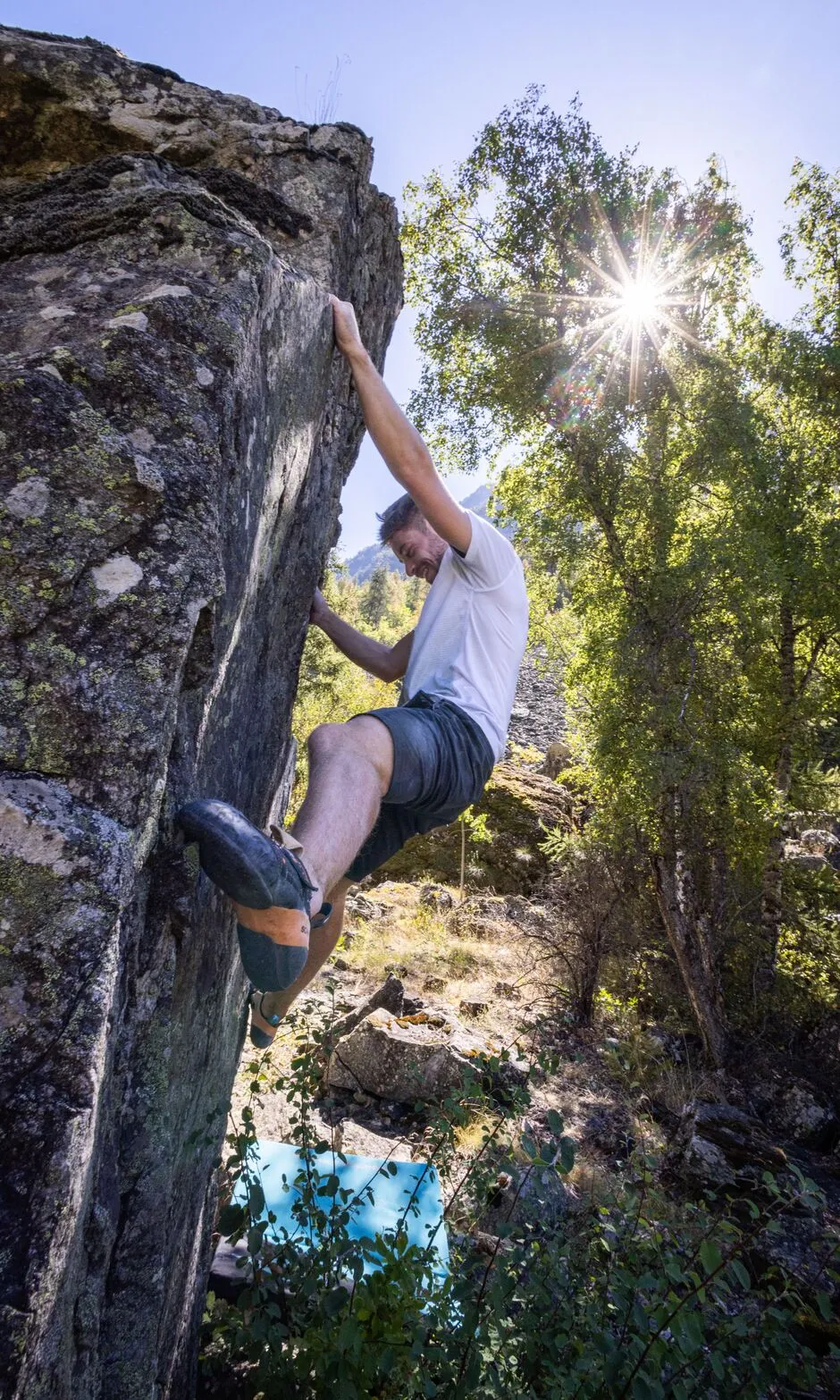 Bouldering at Les Balmes climbing site - © T.Blais
