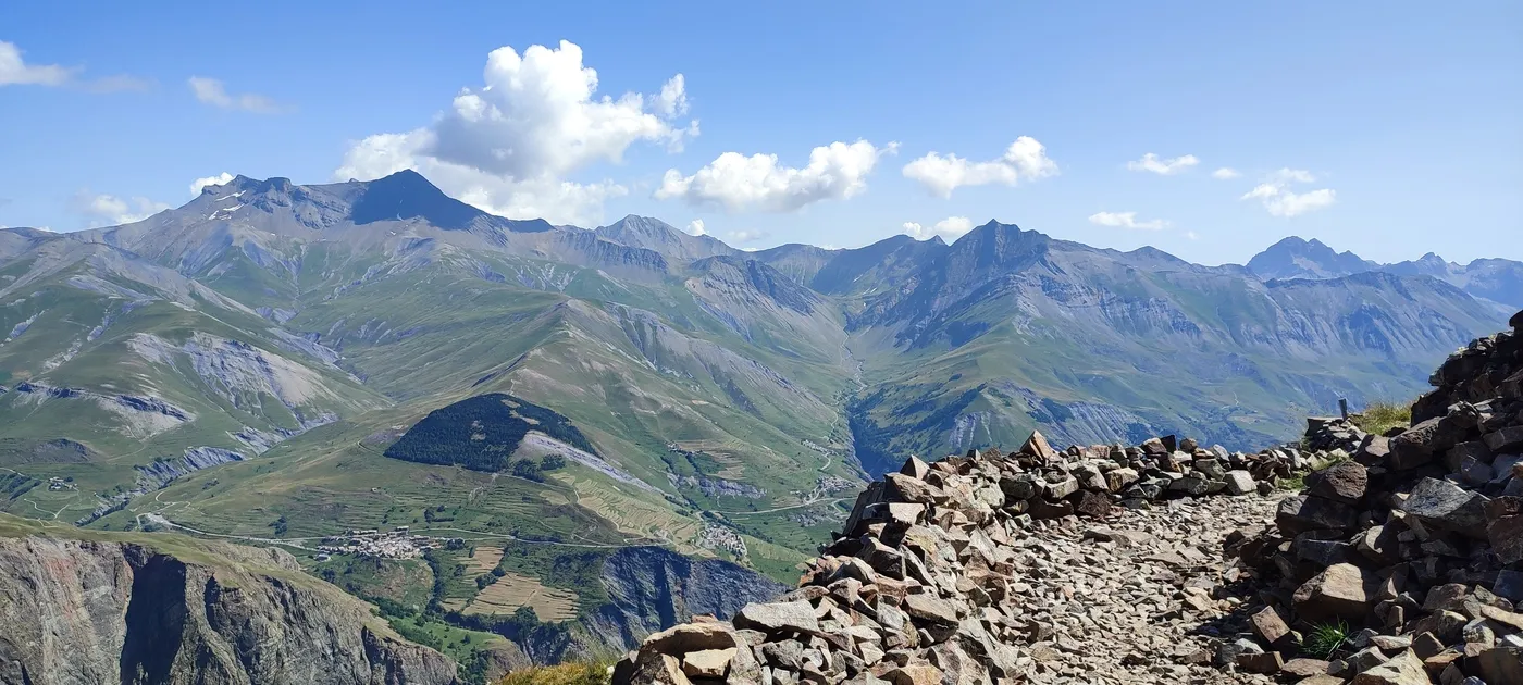 Panorama from the Belvedere and stony path - © E.Chereau