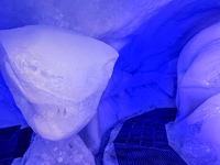 Grotta di ghiaccio a 3200 m - © S.Morattel/OTHV