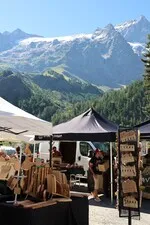 La Grave village's Market place_La Grave - © L.Chamerlat