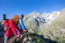 Famille au belvédère de l'Homme - © Thibaut Blais - Parc national des Ecrins