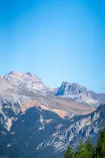 Vue sur le grand Séru et mont Thabor depuis la randonnée du col de Dormillouse - © C.Debeaune