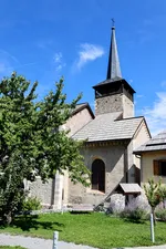 Les jardins autour de l'église Saint-Pancrace - © L.Chamerlat