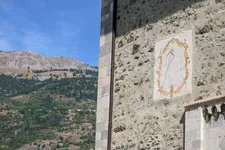 Le cadran solaire de l'église Saint-Pancrace - © L.Chamerlat