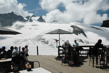 Terrasse du restaurant La Cabine 3200 - © ©OTlaMeije