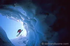 Big jump au dessus des crevasses - © ©B.Boone