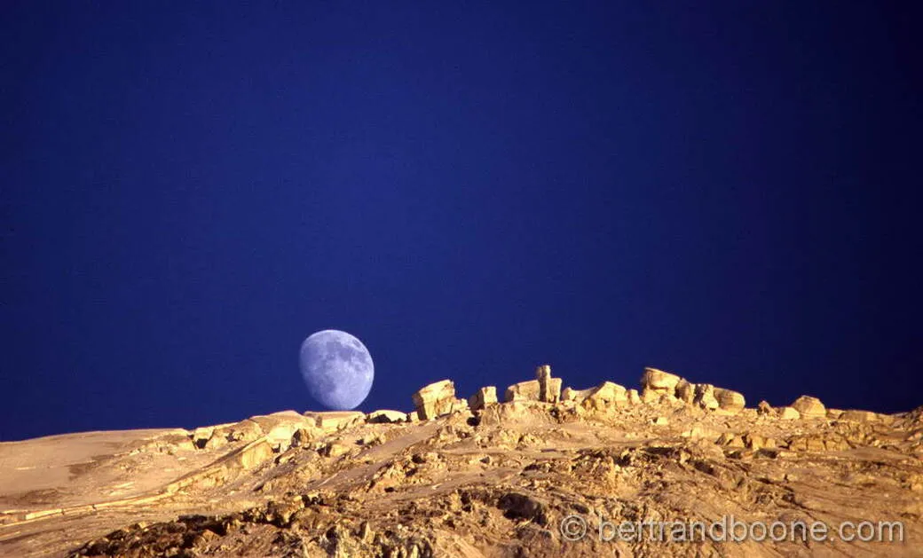 Pleine lune sur les séracs du glacier Tabuchet - © ©B.Boone