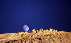 Pleine lune sur les séracs du glacier Tabuchet - © ©B.Boone