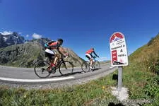 Vélos au mytique Col du Lautaret - © ©B.Boone