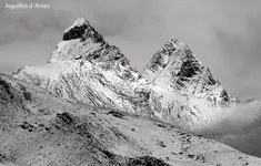 Les Aiguilles d'Arves en Hiver - © @RefugeduGoleon.com