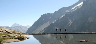 The small lake via the cable car - © ©congesbenedicte