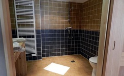 A bathroom with Italian - © ©congesbenedicte