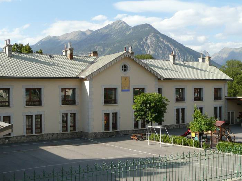 School sundial - © michel.lalos.free.fr/